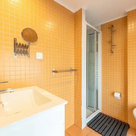 Guestready - Baixa Blues * Lissabon